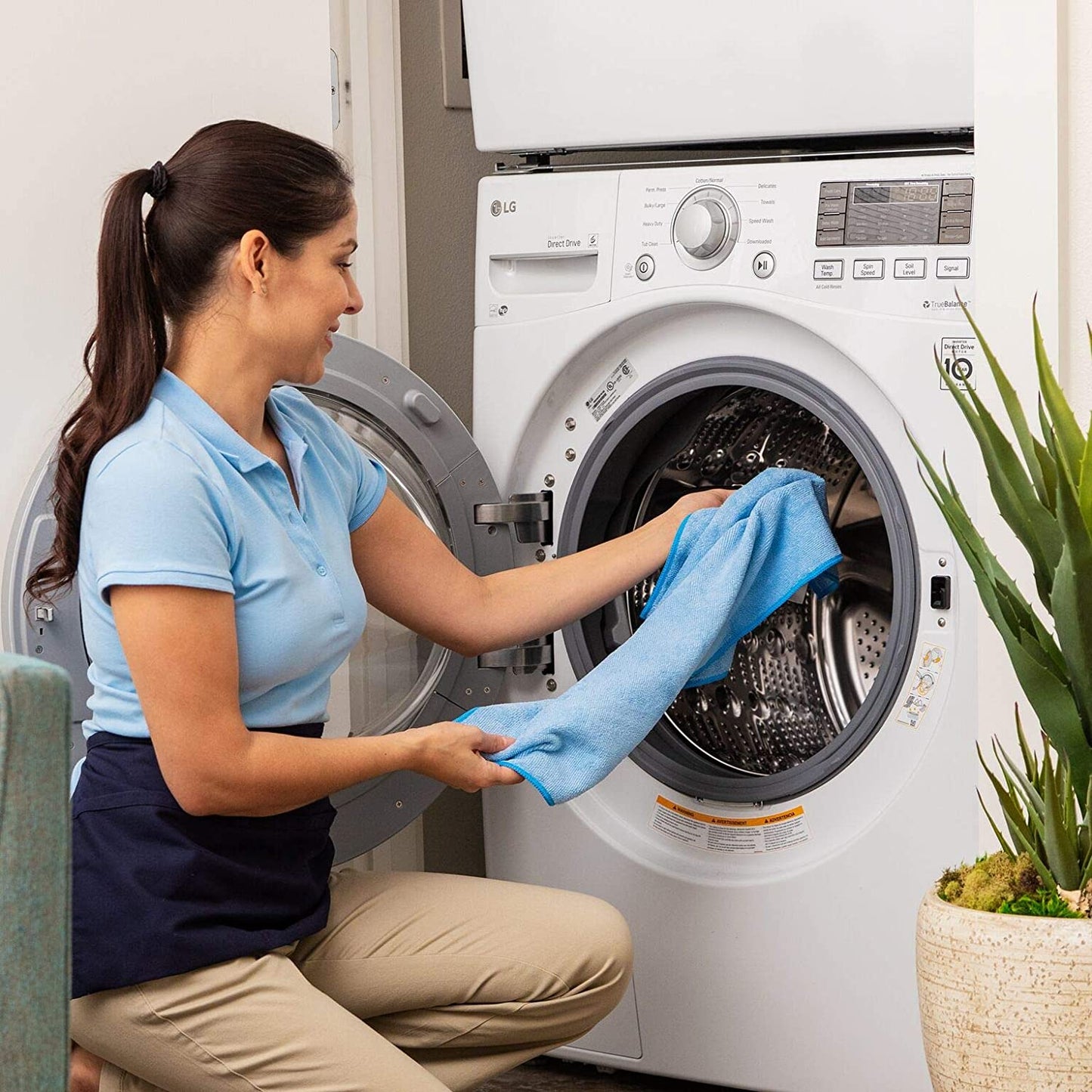 16" x 16" Economy All Purpose Microfiber Towels - 50 Pack - Reusable Wash Cloths, Dust, Kitchen, Car, Shop Rags for Cleaning (Red)