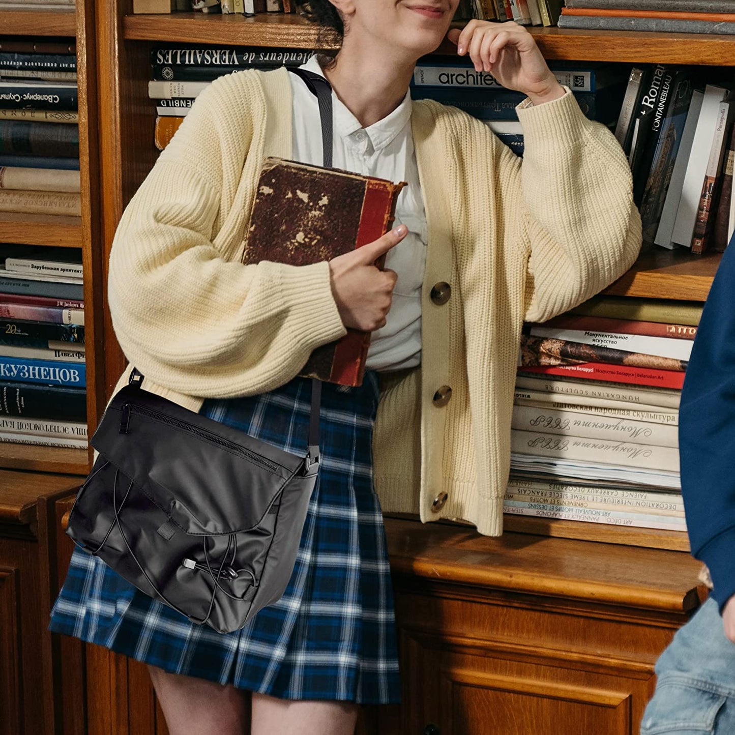 Messenger Bag for Men Women Crossbody Satchel Shoulder Bags for School Work Office with Adjustable Strap