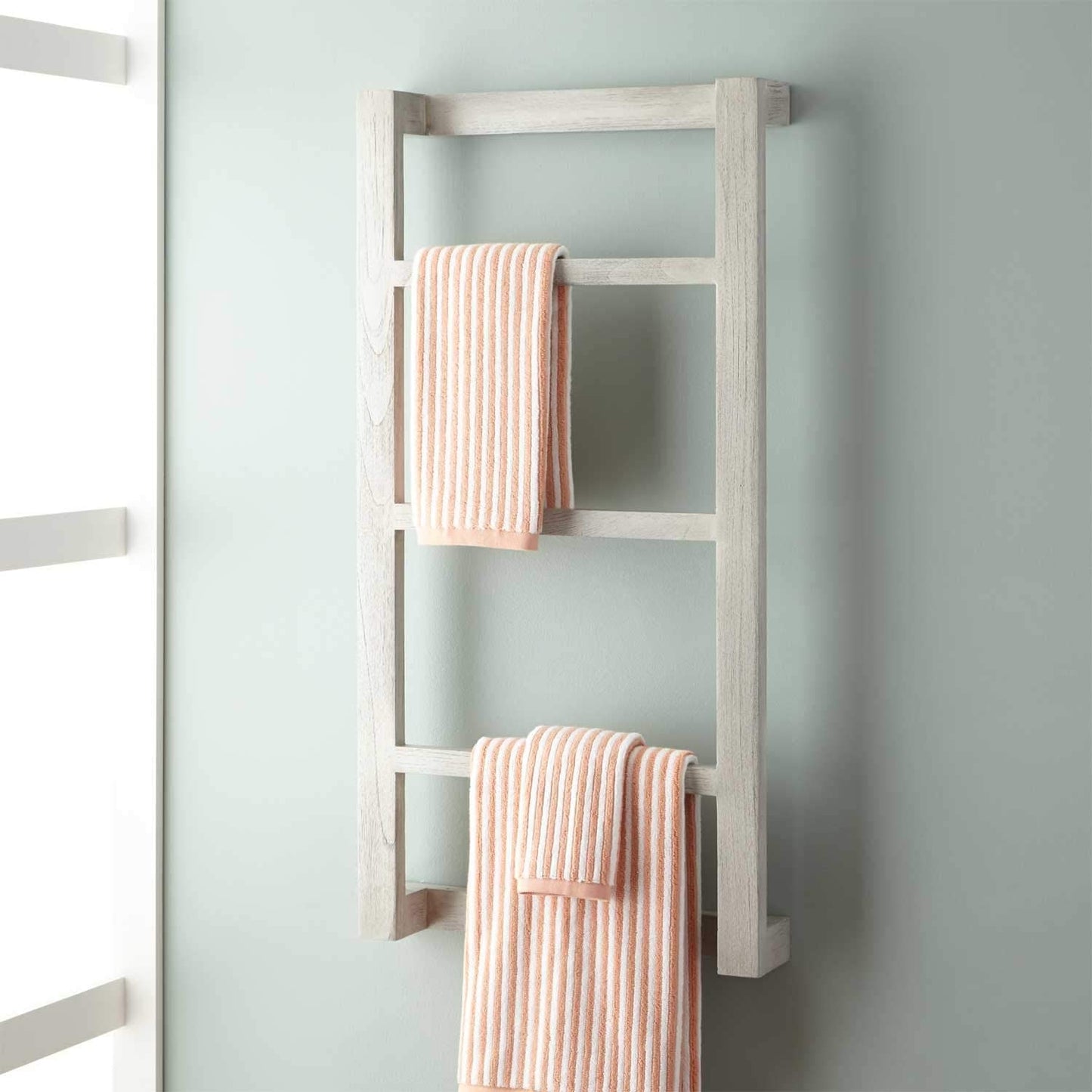 Signature Hardware 929173 Wulan 19-3/4" Teak Towel Rack